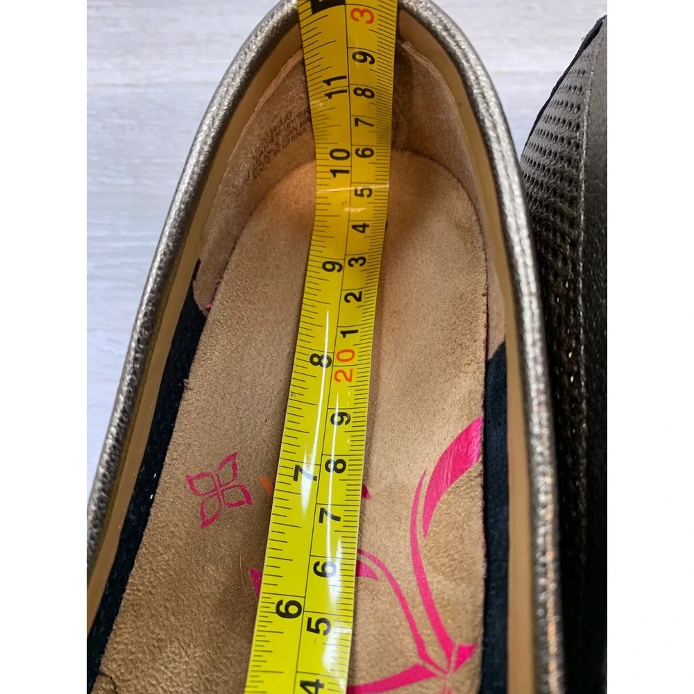 Comfortiva Align Women's Bronze Metallic Perforated Leather Loafers 8.5 Shoes